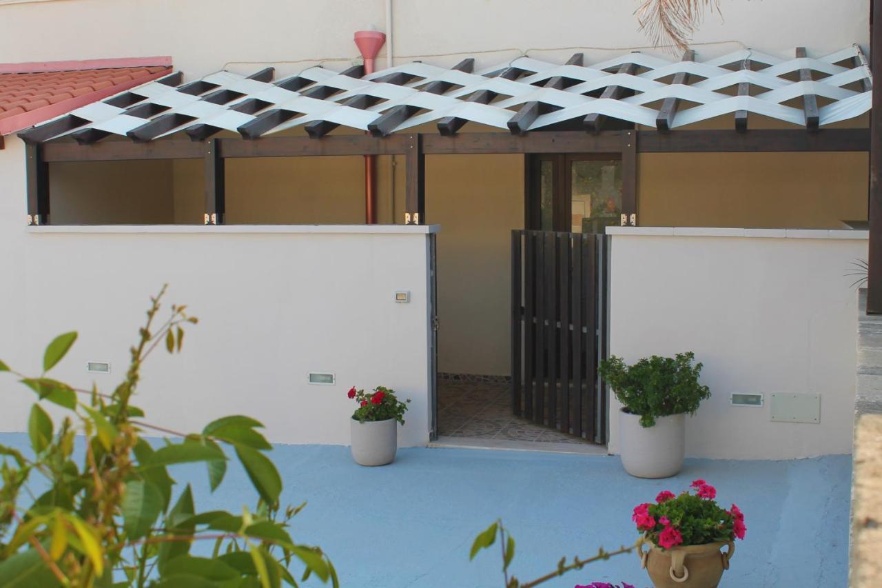 Casa Vacanze Natali-Stella 切萨雷奥港 外观 照片
